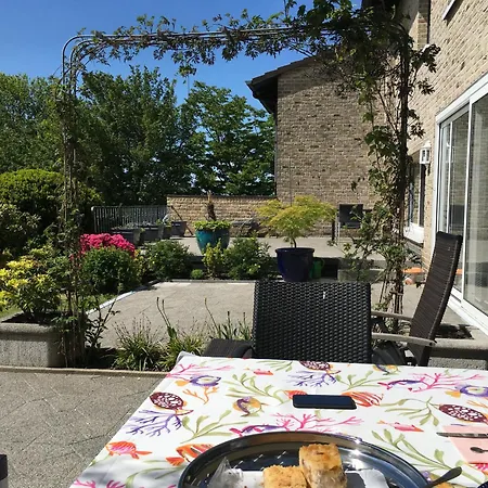 Ruhige Wohlfuehloase Auf Zwei Ebenen - Mit Terrasse Im Gruenen Und Balkon Apartmán *