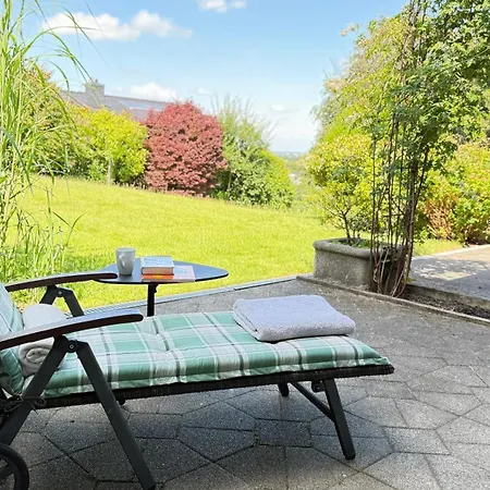 Ruhige Wohlfuehloase Auf Zwei Ebenen - Mit Terrasse Im Gruenen Und Balkon Apartmán *