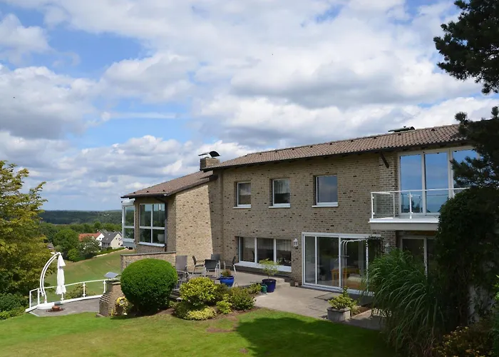 Ruhige Wohlfuehloase Auf Zwei Ebenen - Mit Terrasse Im Gruenen Und Balkon * Wuppertal