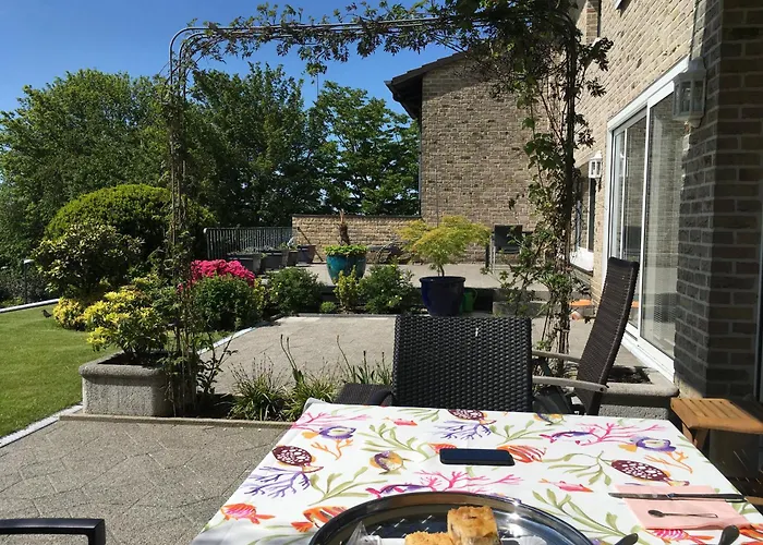 Ruhige Wohlfuehloase Auf Zwei Ebenen - Mit Terrasse Im Gruenen Und Balkon Appartement *