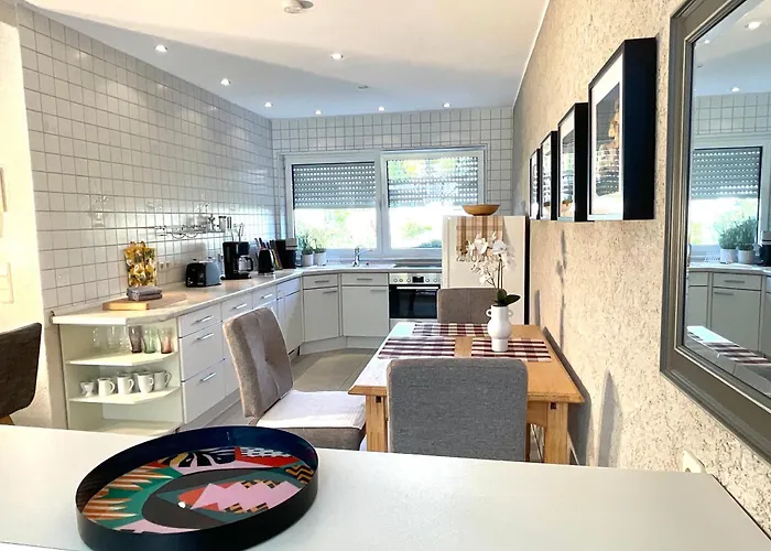 Ruhige Wohlfuehloase Auf Zwei Ebenen - Mit Terrasse Im Gruenen Und Balkon Appartement *