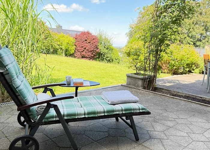 Ruhige Wohlfuehloase Auf Zwei Ebenen - Mit Terrasse Im Gruenen Und Balkon Appartement *